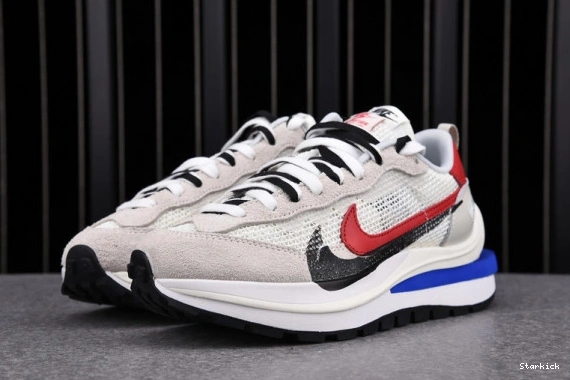 Royal Fuchsia Game Nike CV1363-100 sacai Vaporwaffle  Sport 1112